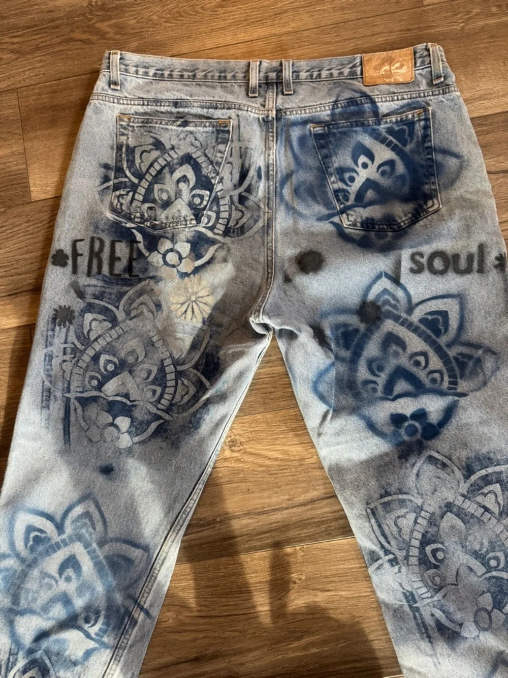 The ultimate boyfriend jeans hand painted streetwear 40x32 - Picture 10 of 11